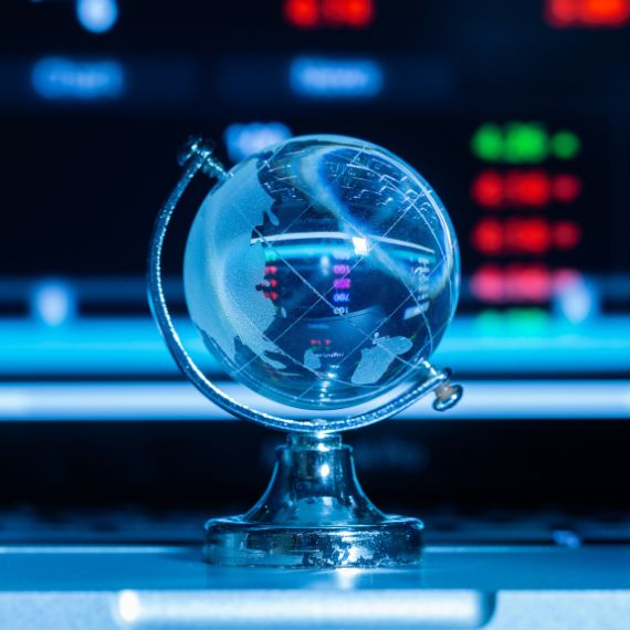 Global Economic and Currency Outlook amid Weakening US Dollar (USD)