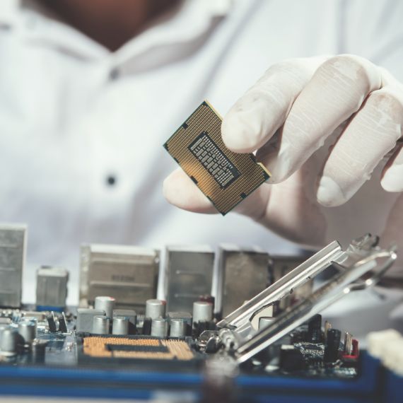Europe AI Chip Market and Forecast to 2032 - Analysis by Compute Type (GPU, ASIC, CPU, FPGA), Function (Training, Inference), Technology, End User, Memory Type, and Geography (Germany, France, United Kingdom, Italy, Spain)