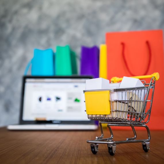 Peru E-Commerce Market Size and Forecast (2021–2030) - Analysis by Retail (Online, Offline), Region (Urban, Rural), Product Segments (Electronics, Fashion, FMCG, Personal Care), Business Models, and Digital Adoption Trends